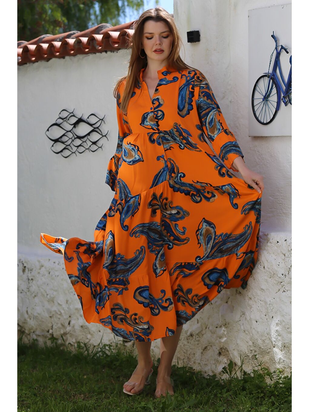 Turuncu V Yaka Fırfırlı Kol Şal Desenli Düğmeli Eteği Fırfırlı Casual Viskon Dokuma Elbise 135 60-1