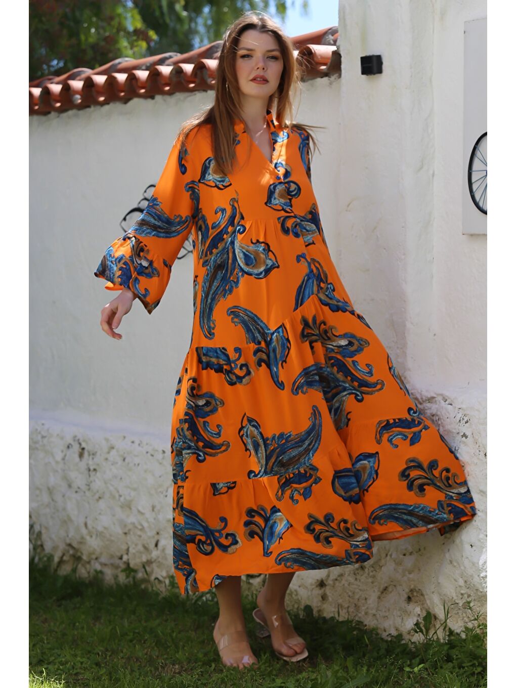 Turuncu V Yaka Fırfırlı Kol Şal Desenli Düğmeli Eteği Fırfırlı Casual Viskon Dokuma Elbise 135 60-3