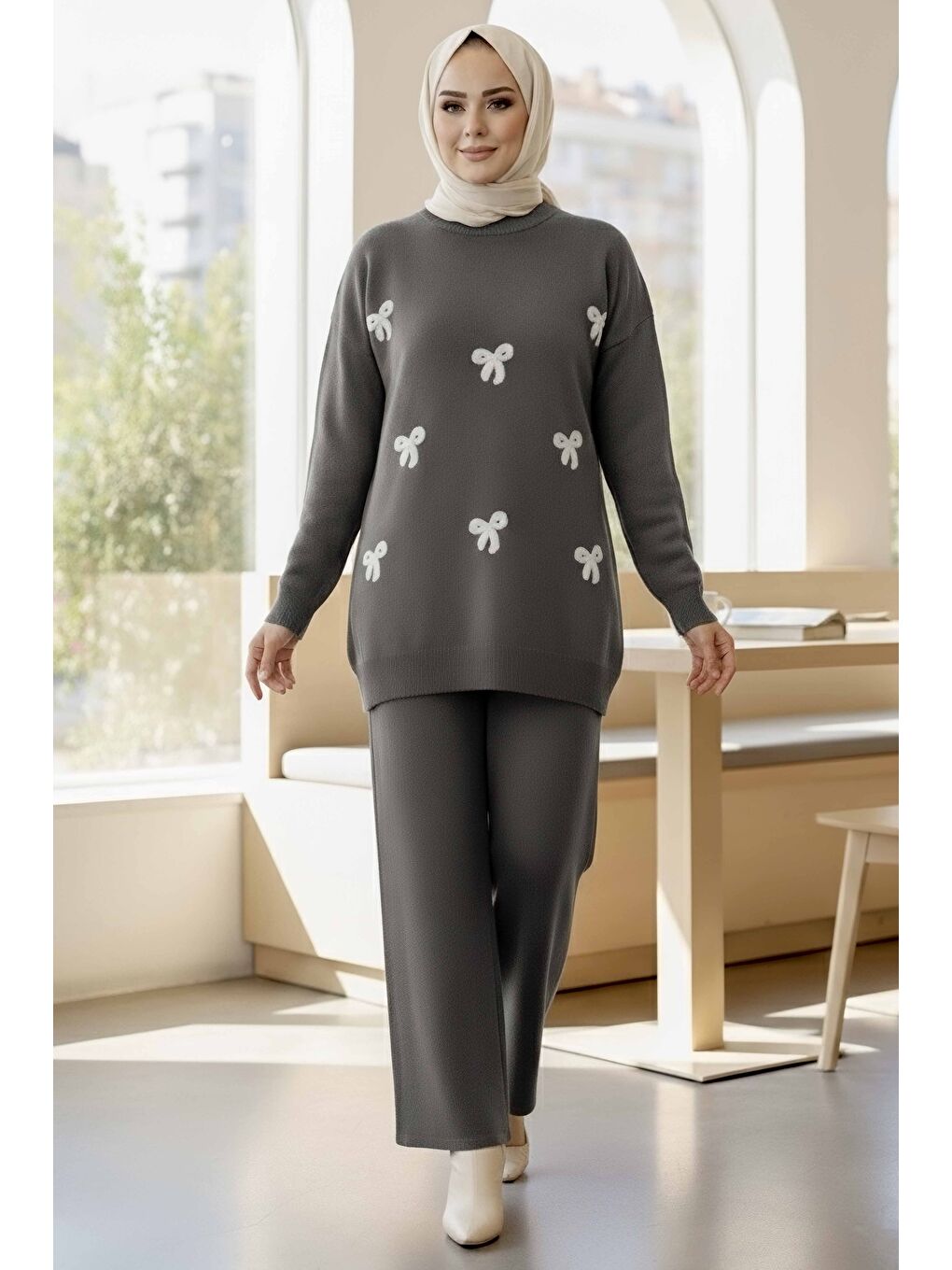 Fiyonklu Nakışlı İkili Triko Takım Antrasit - 28032-ANTRASIT-1