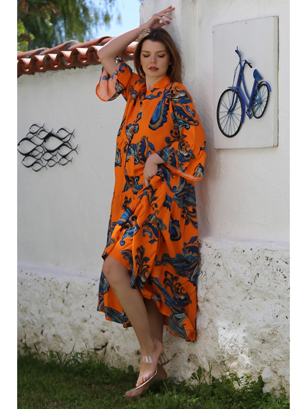 Turuncu V Yaka Fırfırlı Kol Şal Desenli Düğmeli Eteği Fırfırlı Casual Viskon Dokuma Elbise 135 60-4