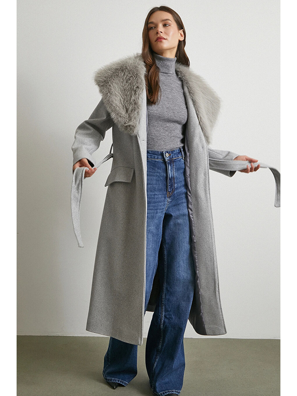 Kürk Yaka Kuşaklı Kaşe Kaban Gri-1