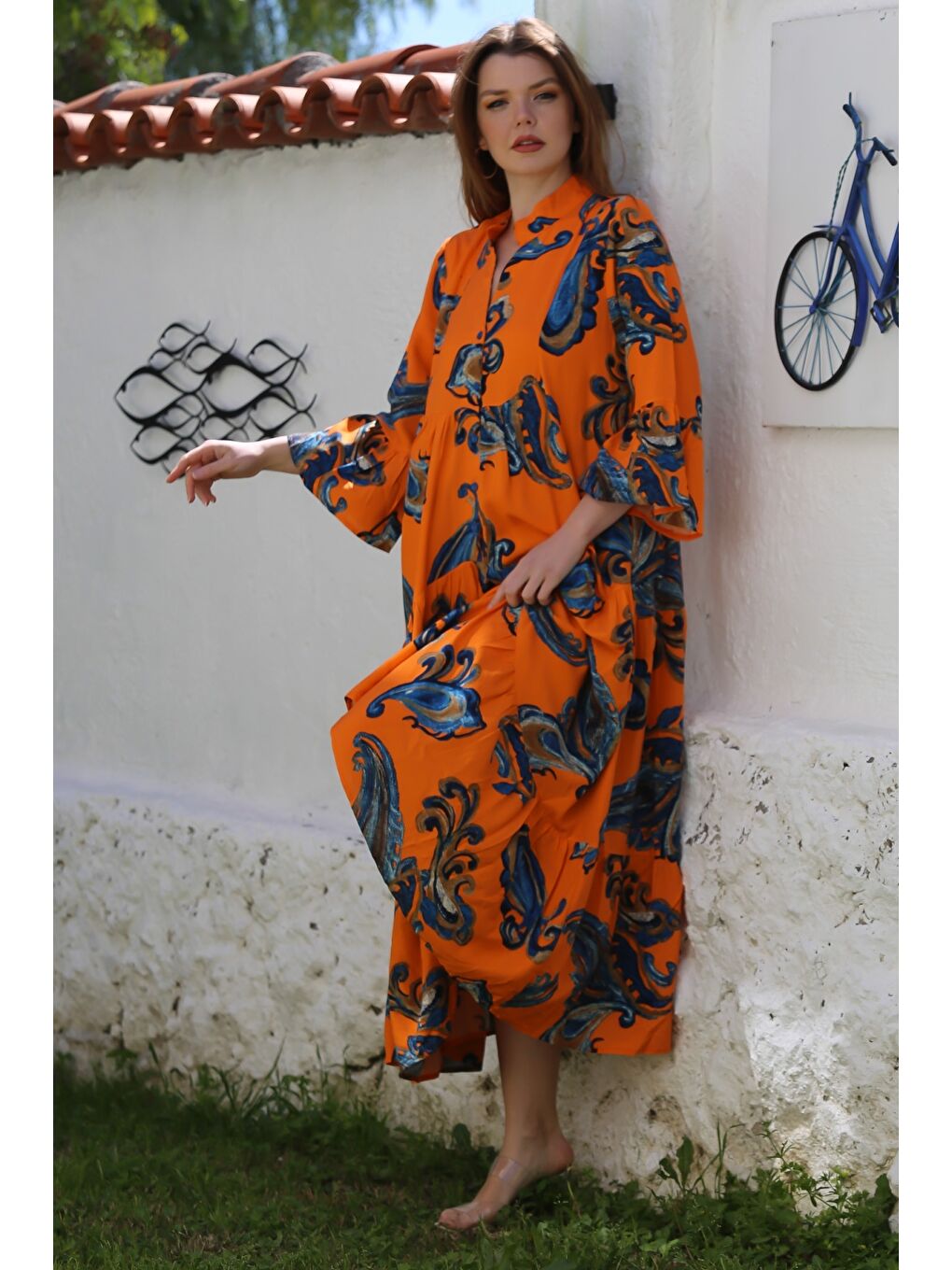 Turuncu V Yaka Fırfırlı Kol Şal Desenli Düğmeli Eteği Fırfırlı Casual Viskon Dokuma Elbise 135 60-5