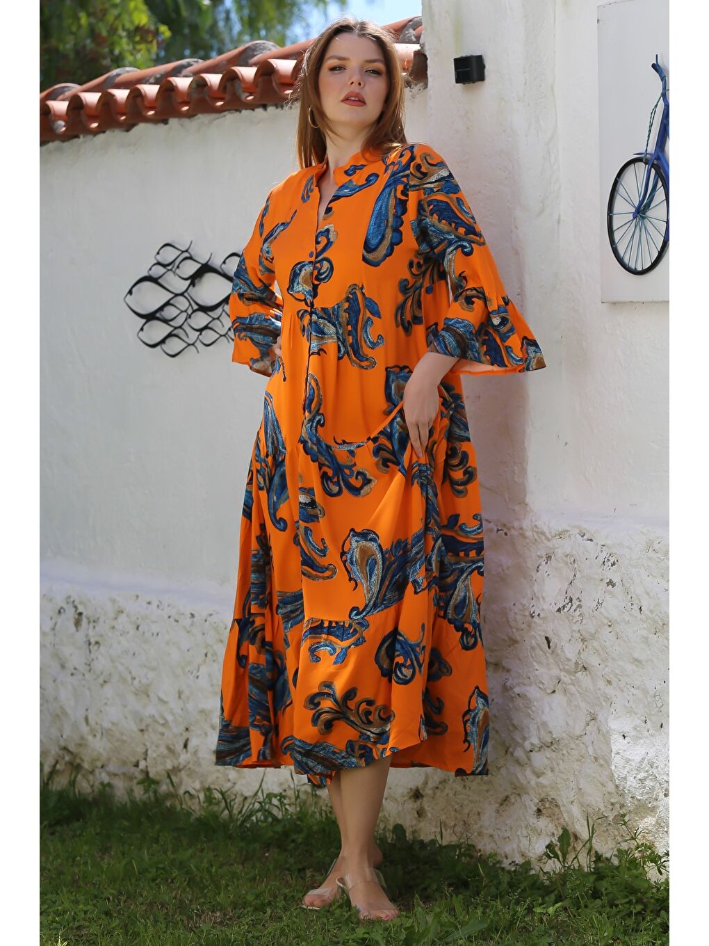 Turuncu V Yaka Fırfırlı Kol Şal Desenli Düğmeli Eteği Fırfırlı Casual Viskon Dokuma Elbise 135 60-6