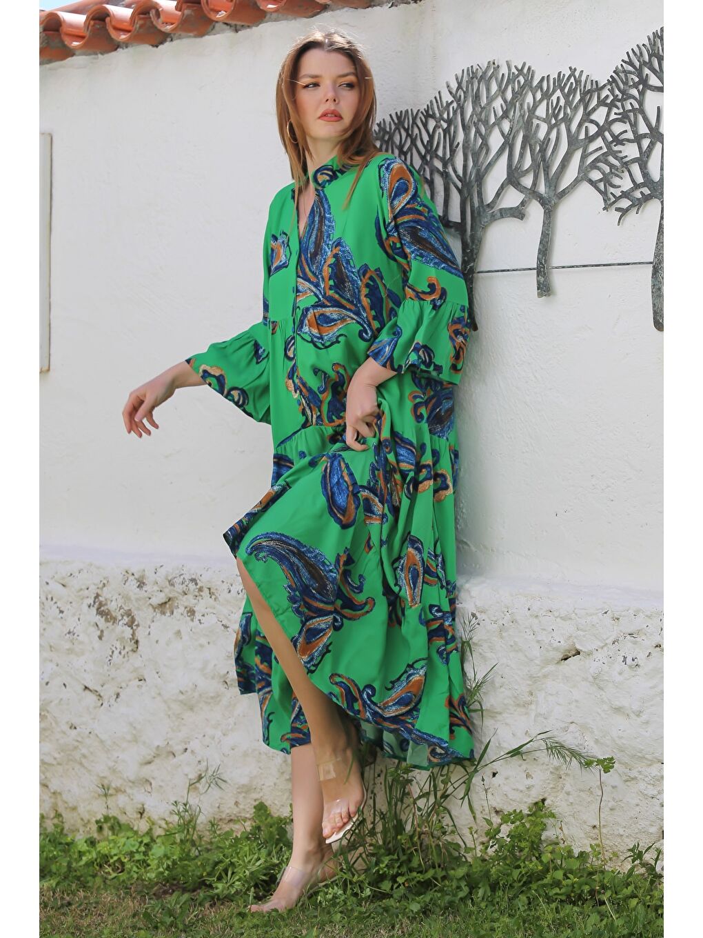 Yeşil V Yaka Fırfırlı Kol Şal Desenli Düğmeli Eteği Fırfırlı Casual Viskon Dokuma Elbise 135 60