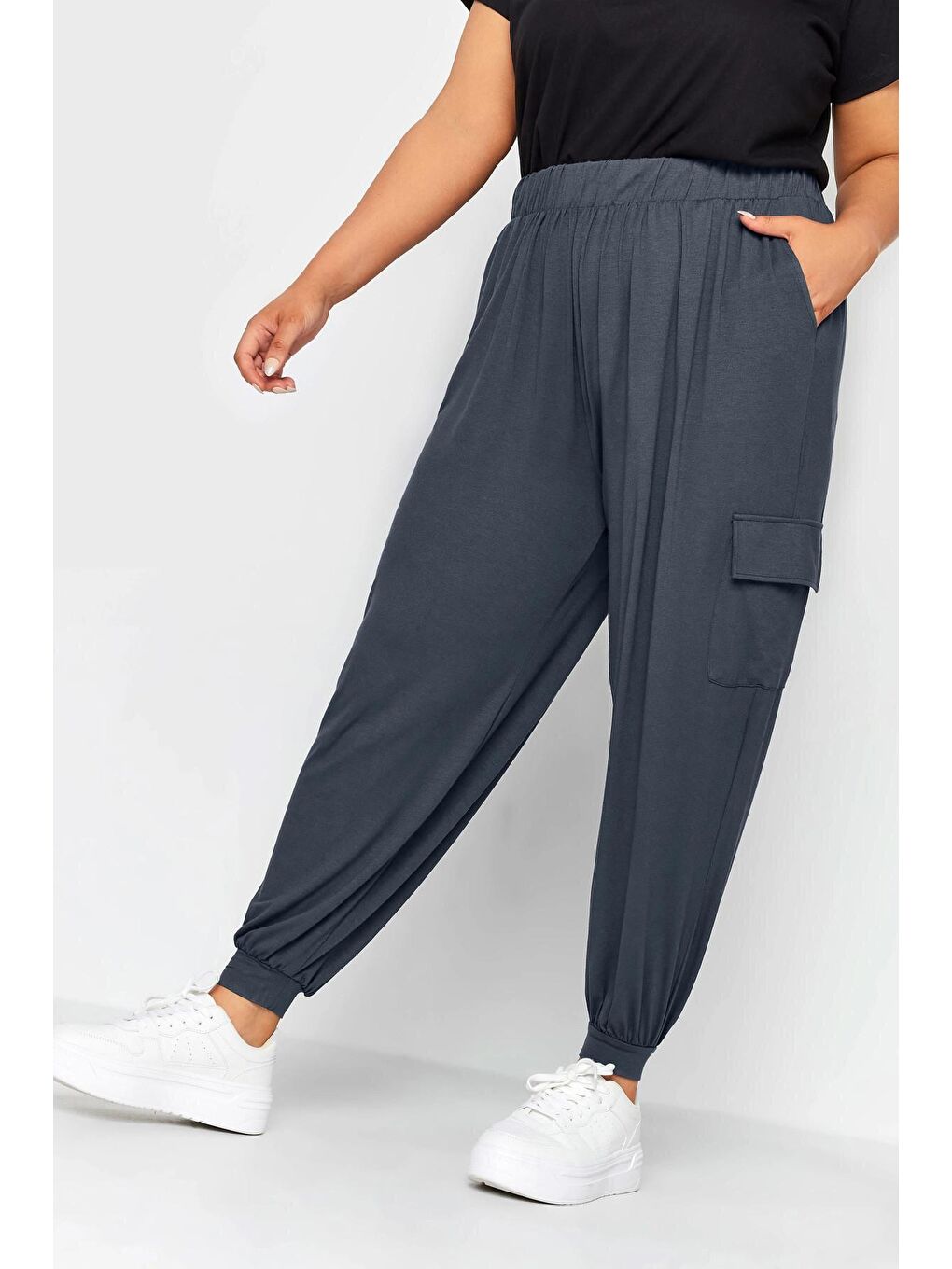 Gri Büyük Beden Paçası Lastikli Cepli Elastanlı Esnek Kumaş Kargo Pantolon 143587-1