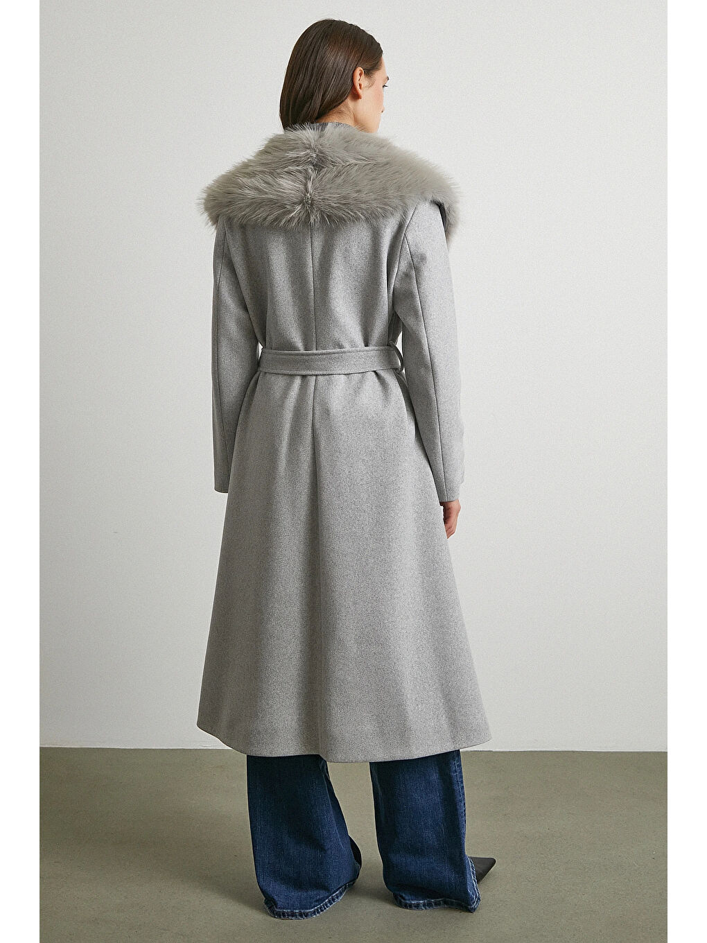 Kürk Yaka Kuşaklı Kaşe Kaban Gri-5