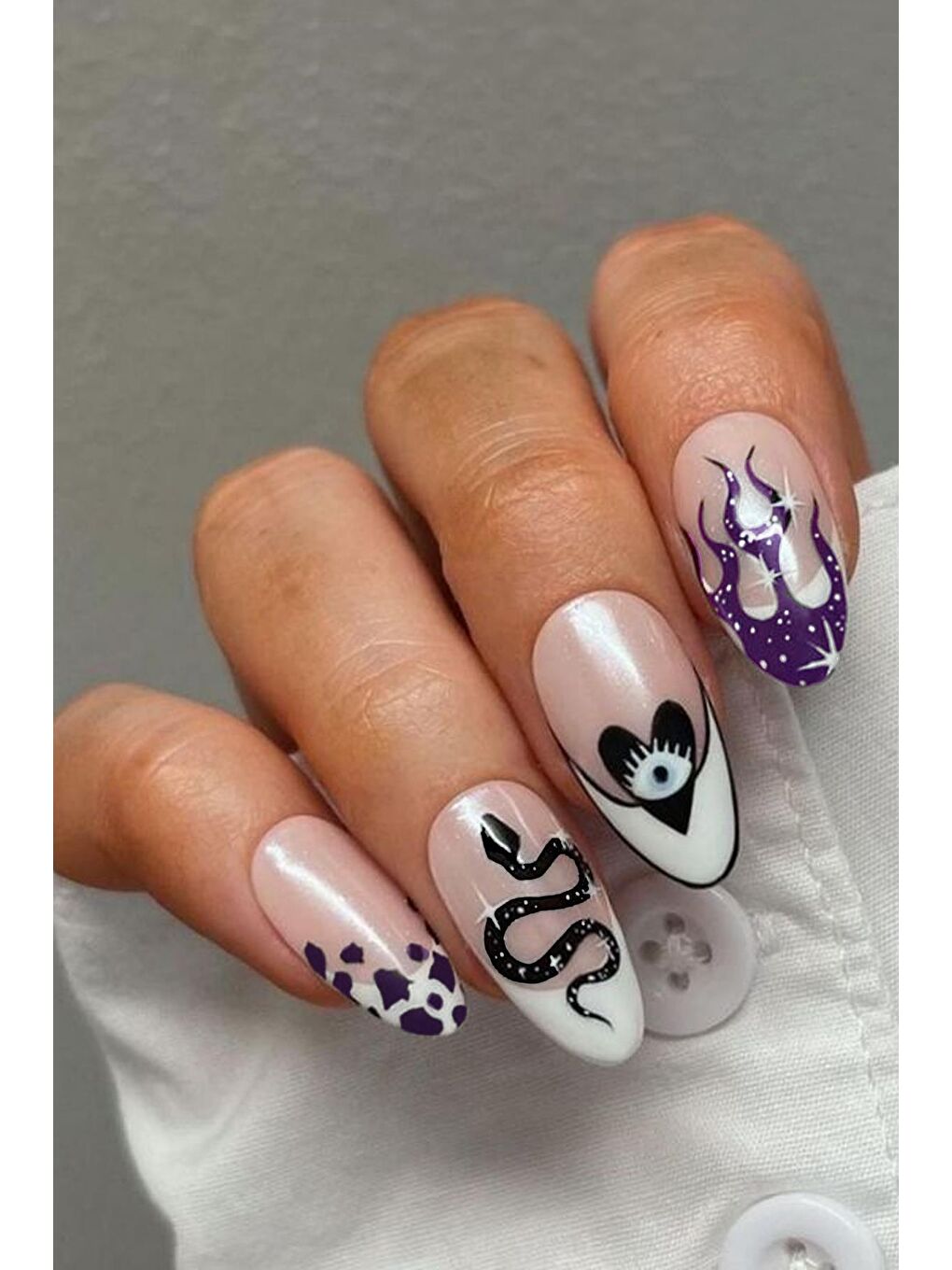 New Obsessions Karışık Yılan ve Göz Desenli Siyah Tırnak Sticker Nail Art Süsü