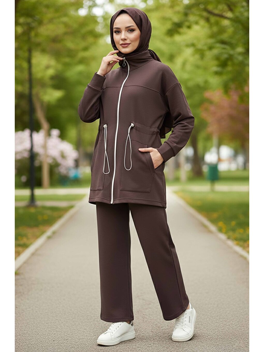 Kahverengi Belde Lastik Detaylı Fermuarlı Cepli Modal İkili Takım Kahve - 28044-KAHVE