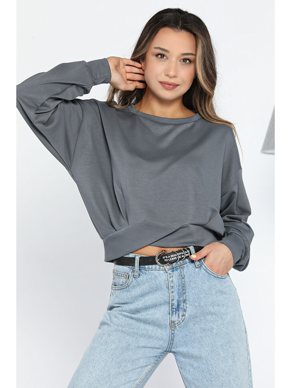 GÜLSELİ Füme Kadın Bisiklet Yaka Pile Detaylı Sweatshirt - 1