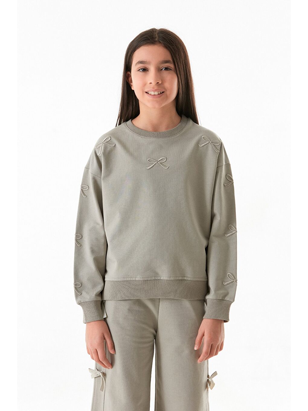 Haki Fiyonk Nakışlı Beli Lastikli Kız Çocuk Sweatshirt