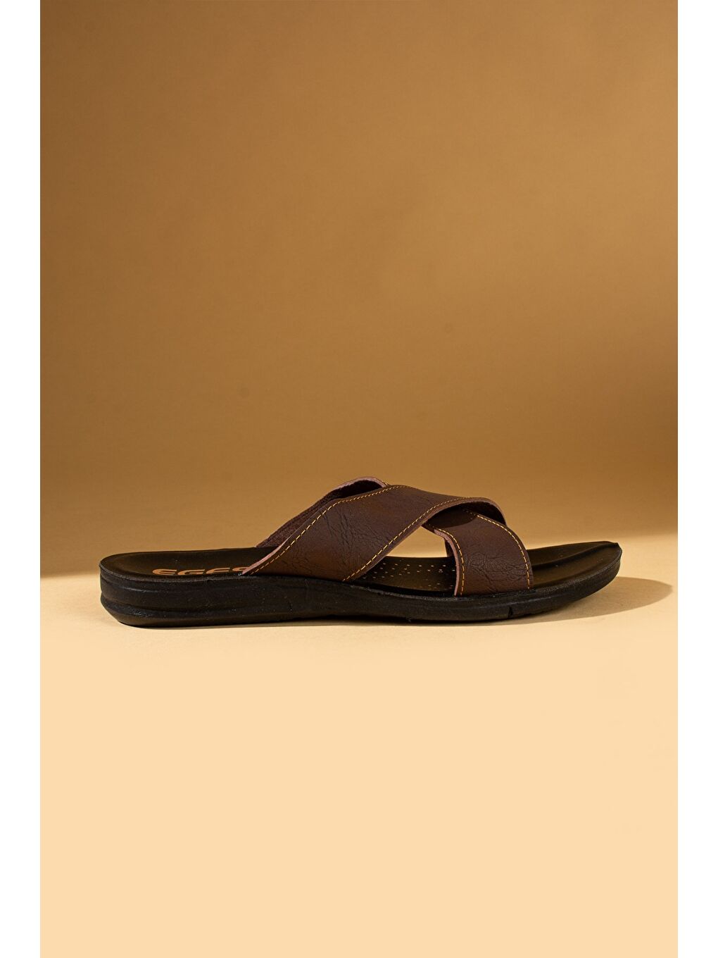 Kahverengi Dikiş Detaylı Çapraz Bantlı Comfort Taban Erkek Terlik EY24-120-2