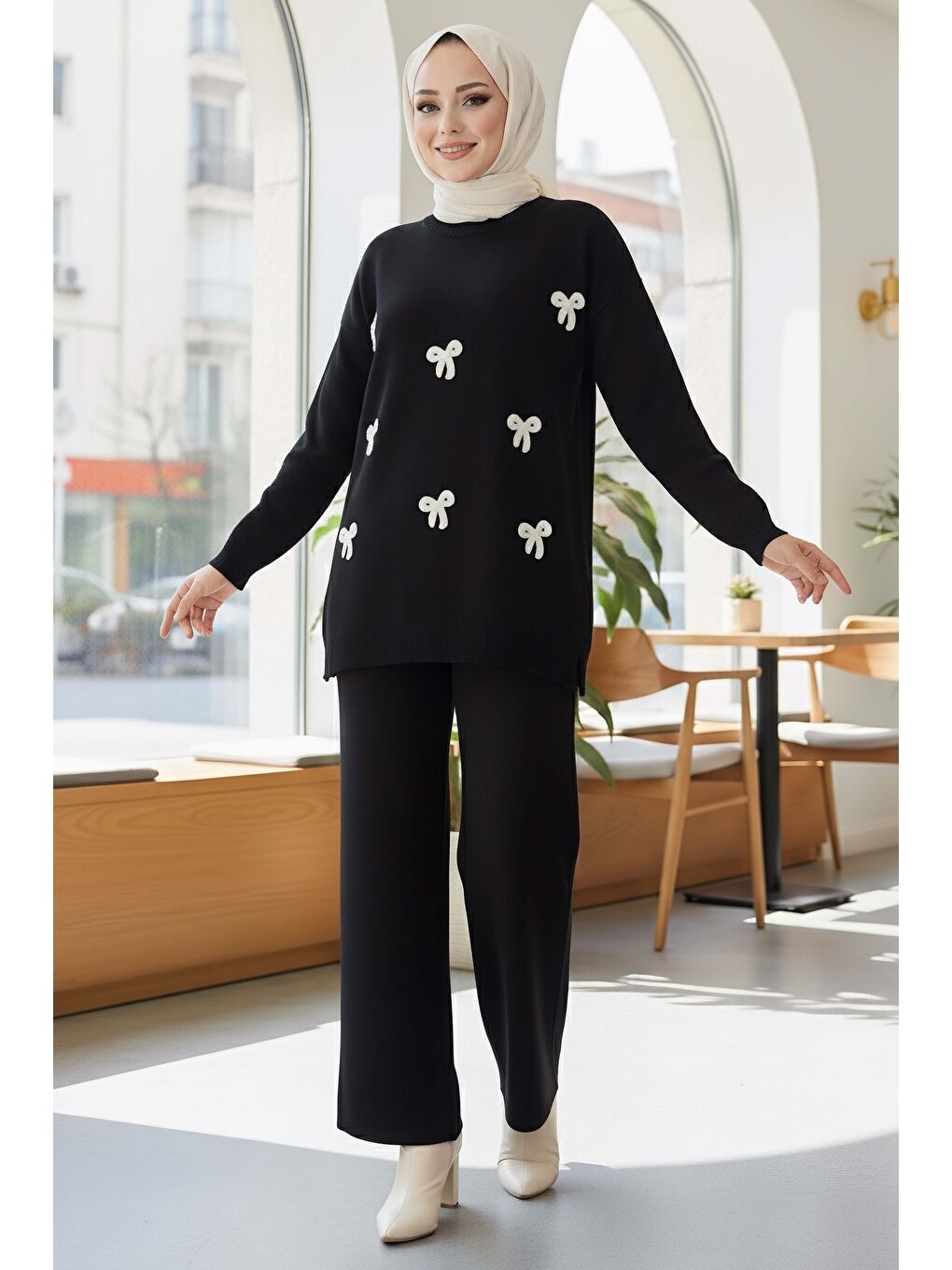 Fiyonklu Nakışlı İkili Triko Takım Siyah - 28032-SIYAH-1
