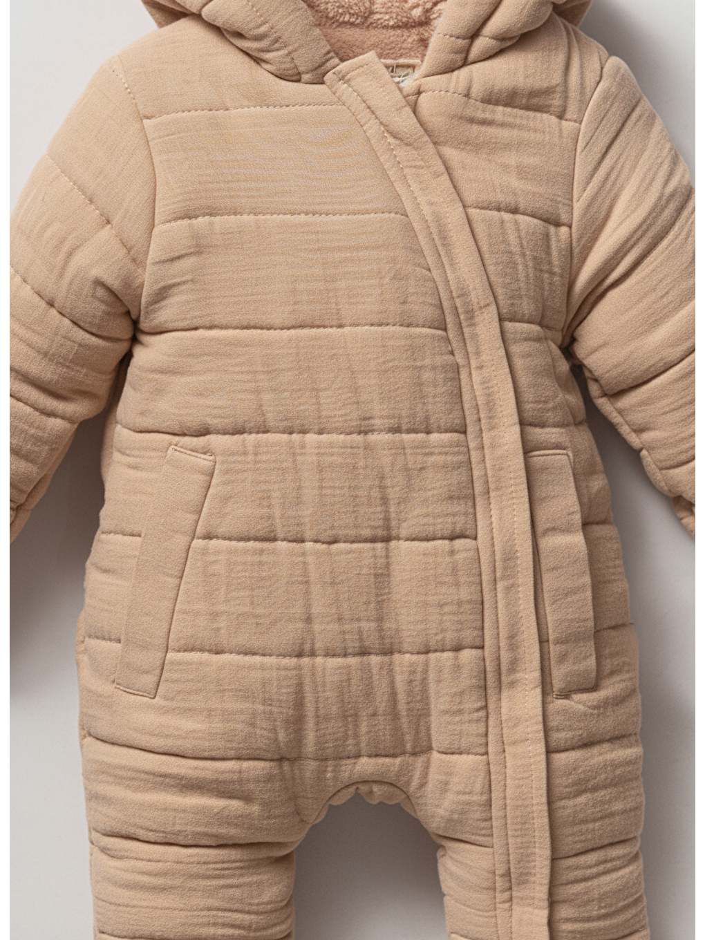 Kahverengi Unisex Bebek Bej Kapitone Kapüşonlu Tulum – Fermuarlı Ve Cepli Kışlık Model-1