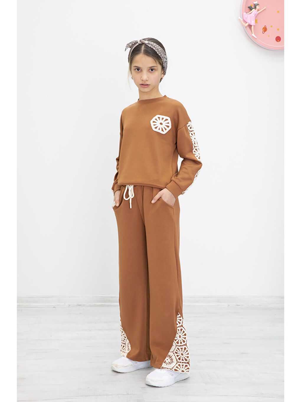 Kahverengi Taba Dantel İşlemeli Geniş Paça Pantolonlu Kız Çocuk Takım 19982