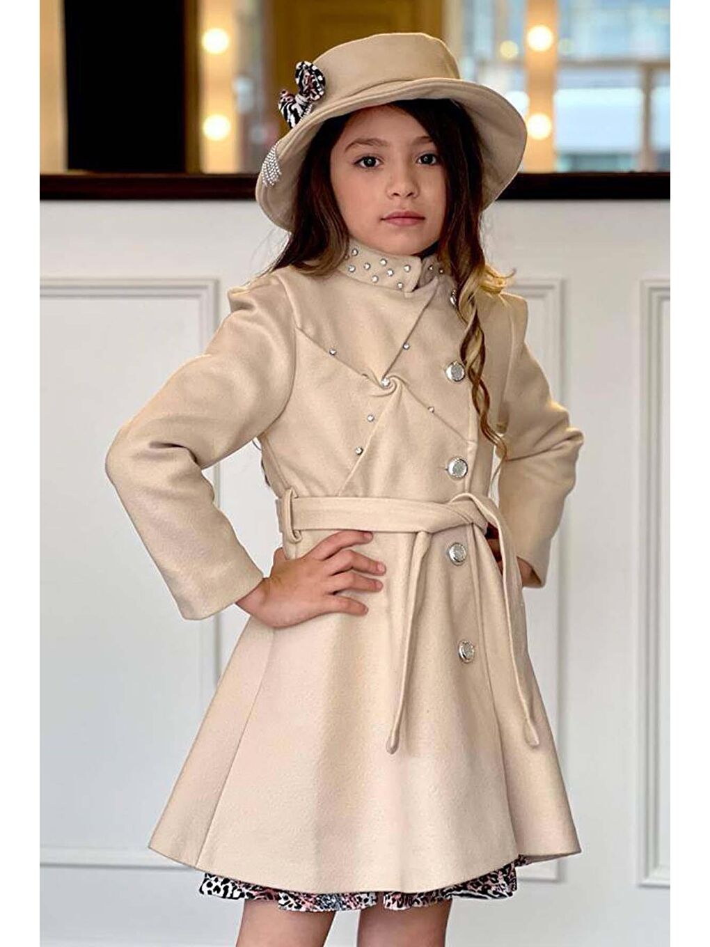 Ekru Kız Çocuk Leopar Desen Elbise Taş İşleme Yaka Boydan Düğme ve Kemer Detaylı Krem Kaşe Kaban-2