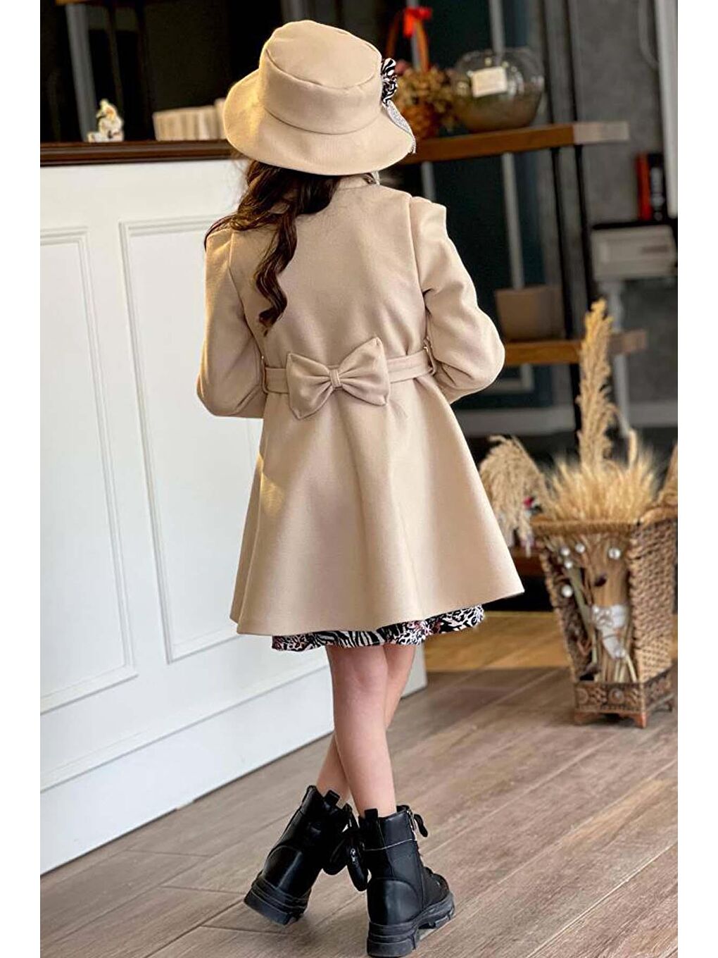 Ekru Kız Çocuk Leopar Desen Elbise Taş İşleme Yaka Boydan Düğme ve Kemer Detaylı Krem Kaşe Kaban-3