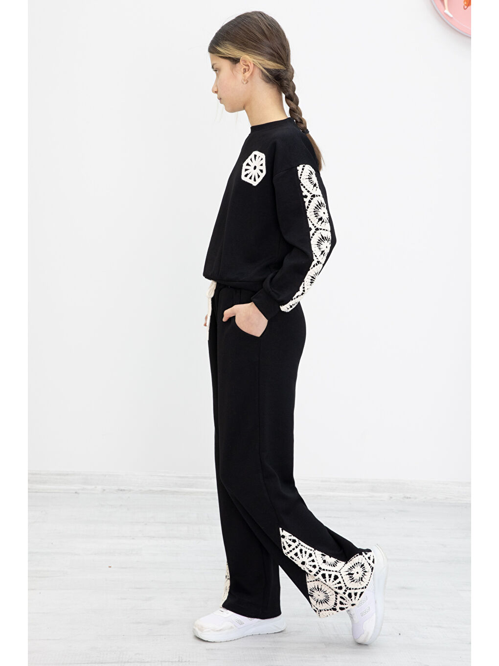 Siyah Dantel İşlemeli Geniş Paça Pantolonlu Kız Çocuk Takım 19981-3