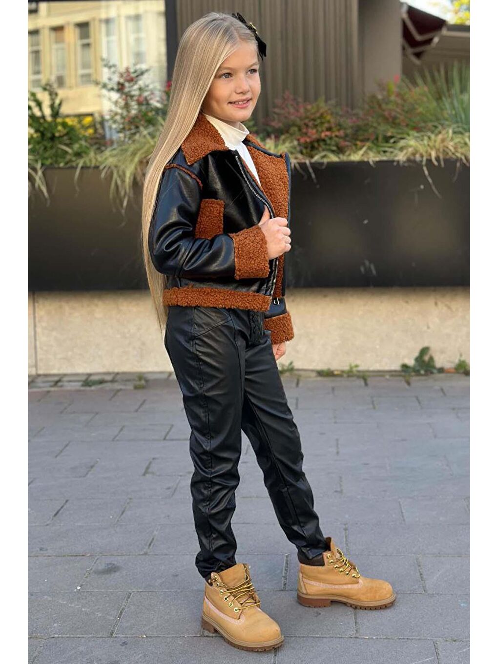 Kız Çocuk Kolları ve Yakası Pelüş Detaylı Siyah Ceket Dik Yaka Kazak Deri Alt Üst Takım-2