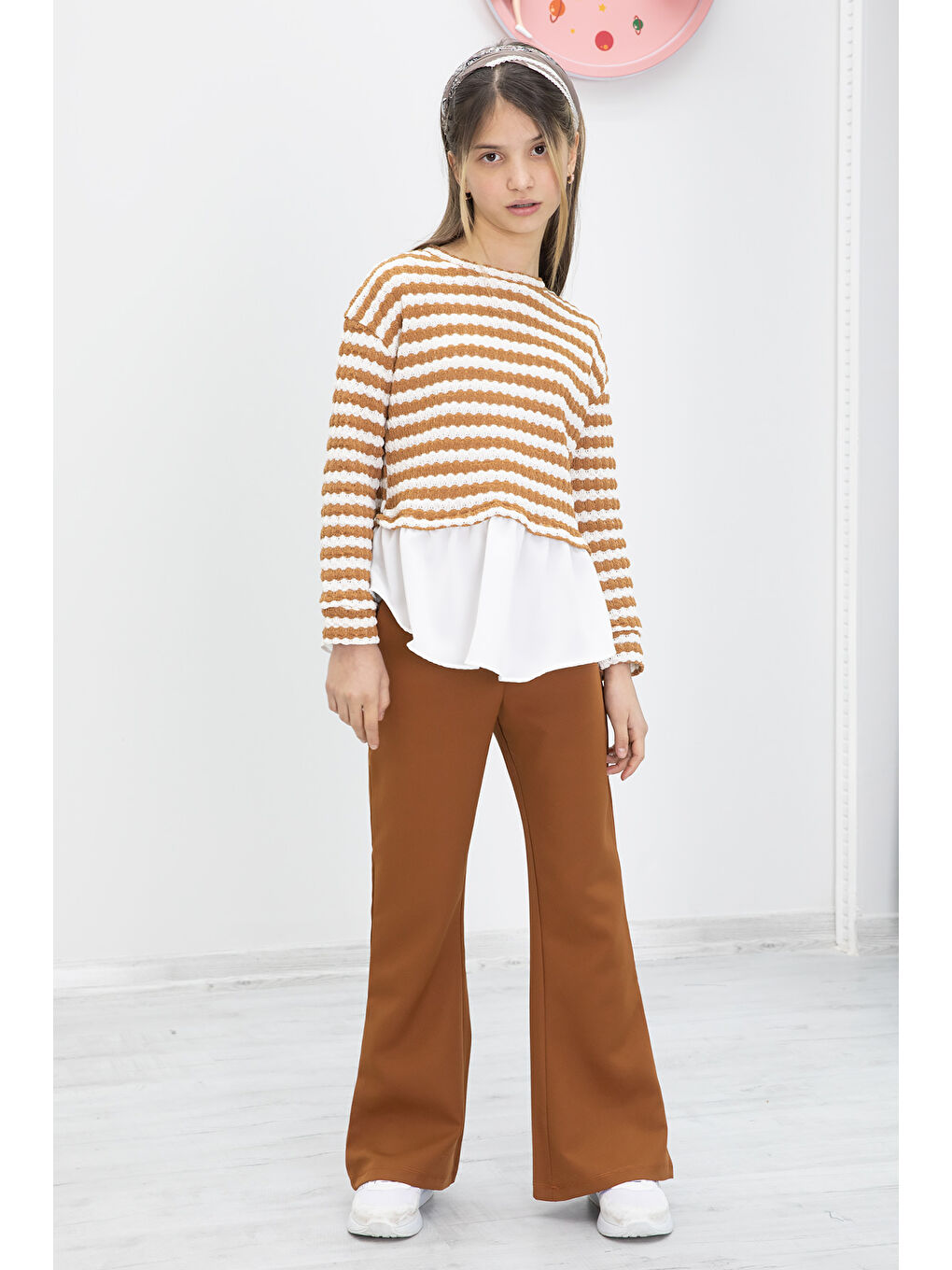 Kahverengi Taba Çizgili Bluzlu İspanyol Paça Pantolonlu Kız Çocuk 2li Takım 19983-1