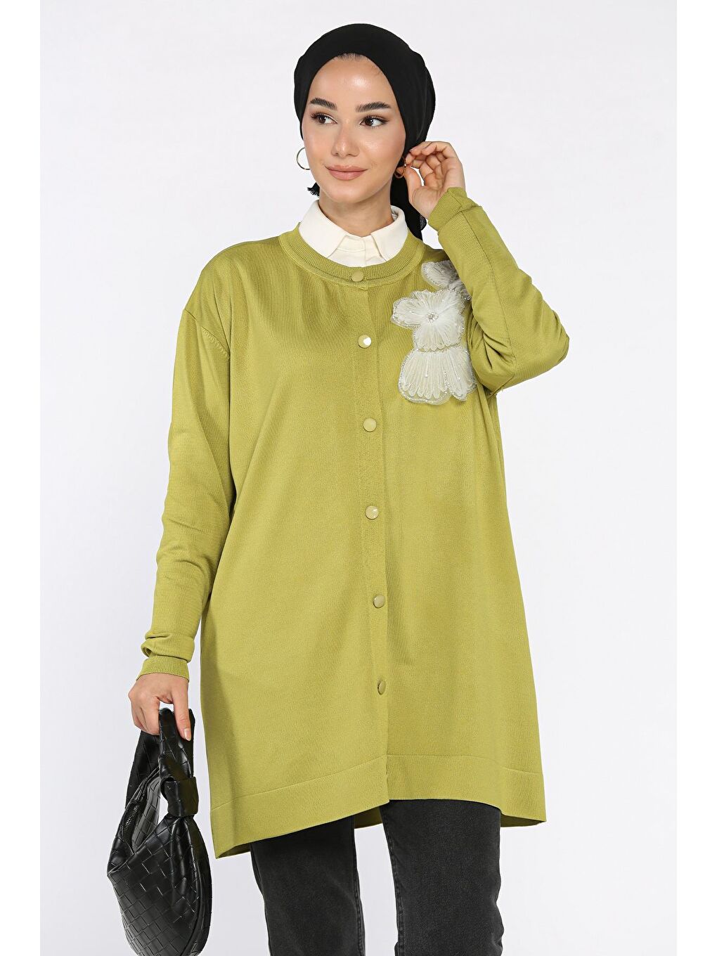 Yeşil Çiçek Figürlü Ön Düğmeli Tesettür Triko Hırka (s-m-l-xl Beden Uyumludur.)-1