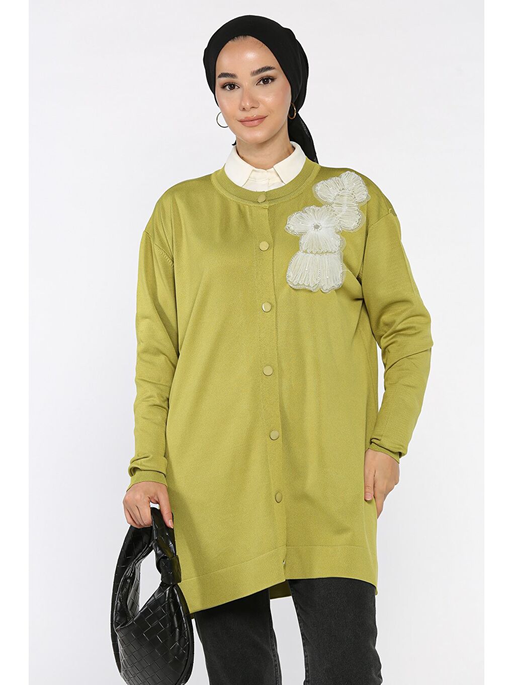 Yeşil Çiçek Figürlü Ön Düğmeli Tesettür Triko Hırka (s-m-l-xl Beden Uyumludur.)-2
