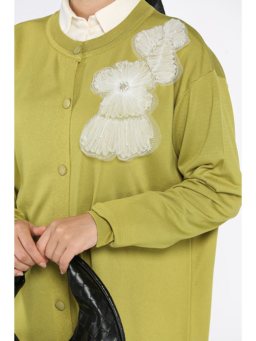 Yeşil Çiçek Figürlü Ön Düğmeli Tesettür Triko Hırka (s-m-l-xl Beden Uyumludur.)-6