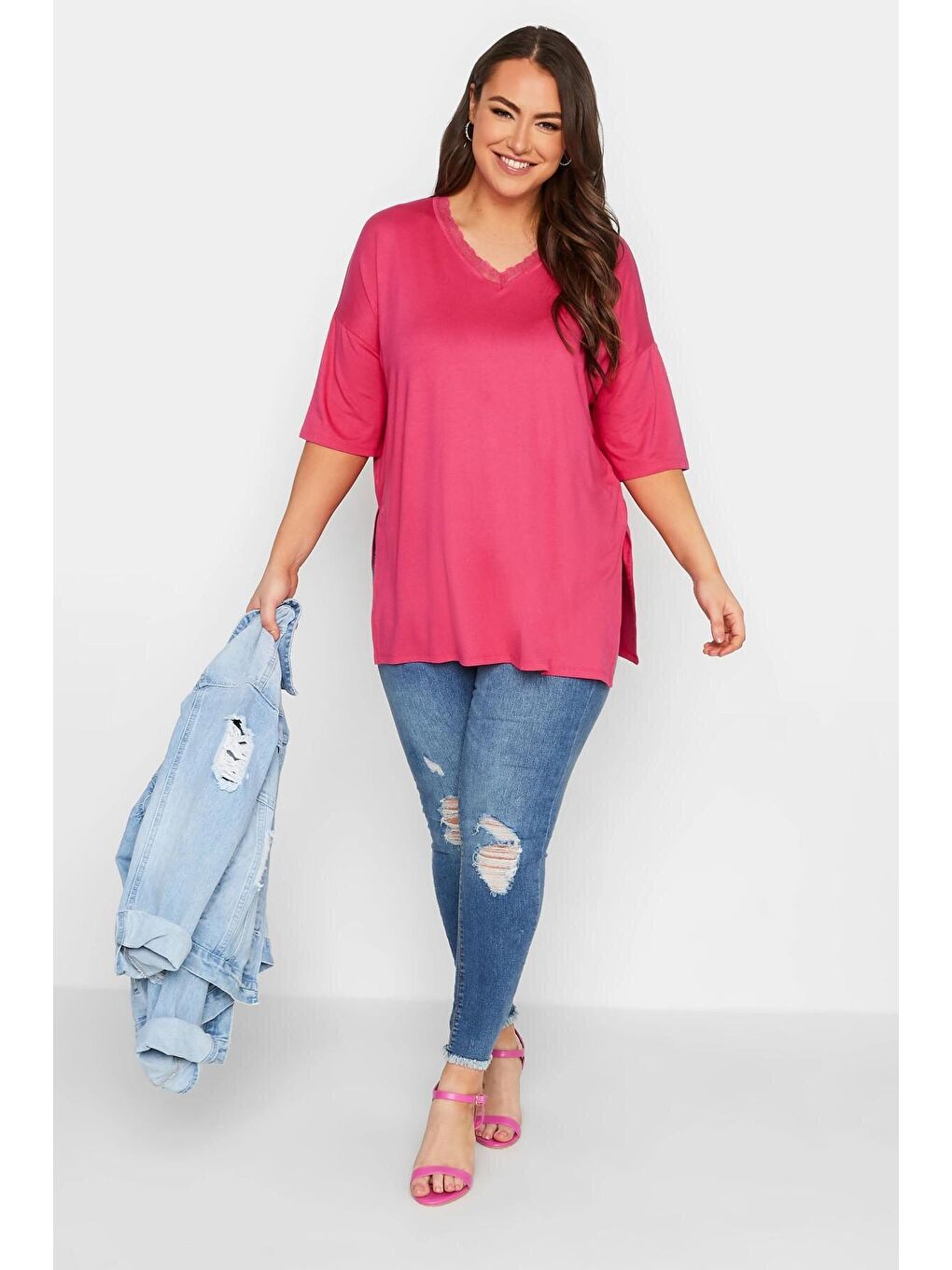 Pembe Büyük Beden V Yaka Dantel Detaylı Yırtmaçlı Elastanlı Bluz 301858-1