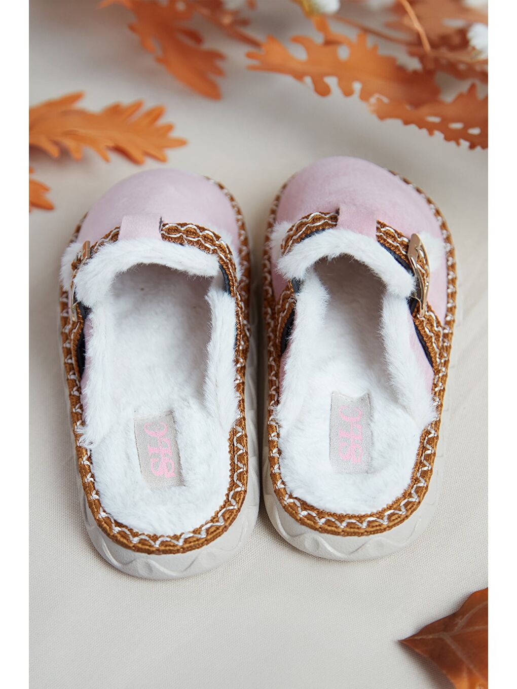 Pembe Toka Detaylı İçi Kürklü Ev Terliği-3