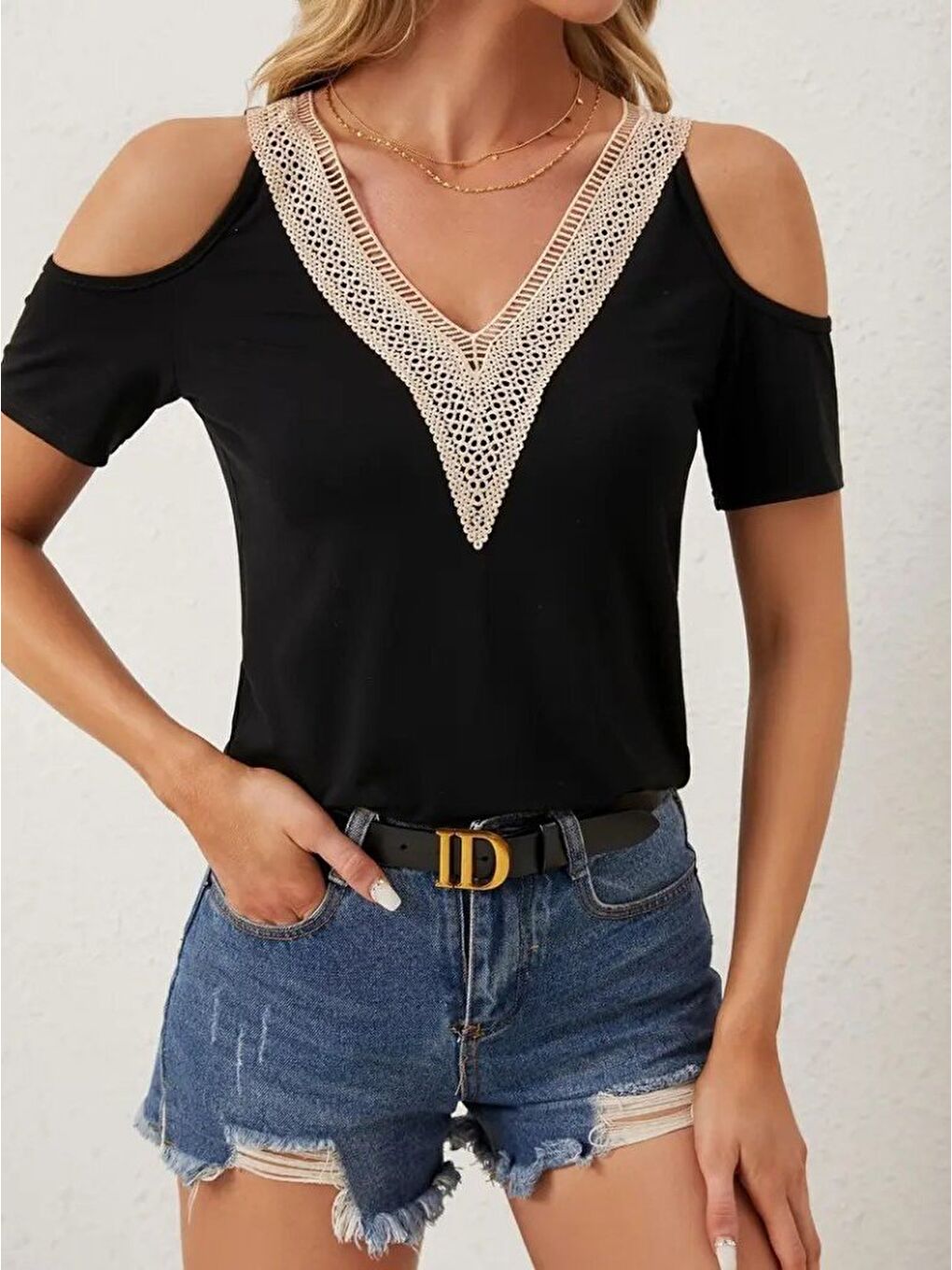 Siyah Kadın Omuzlardan Açık V Yakalı Viskon Bluz-1