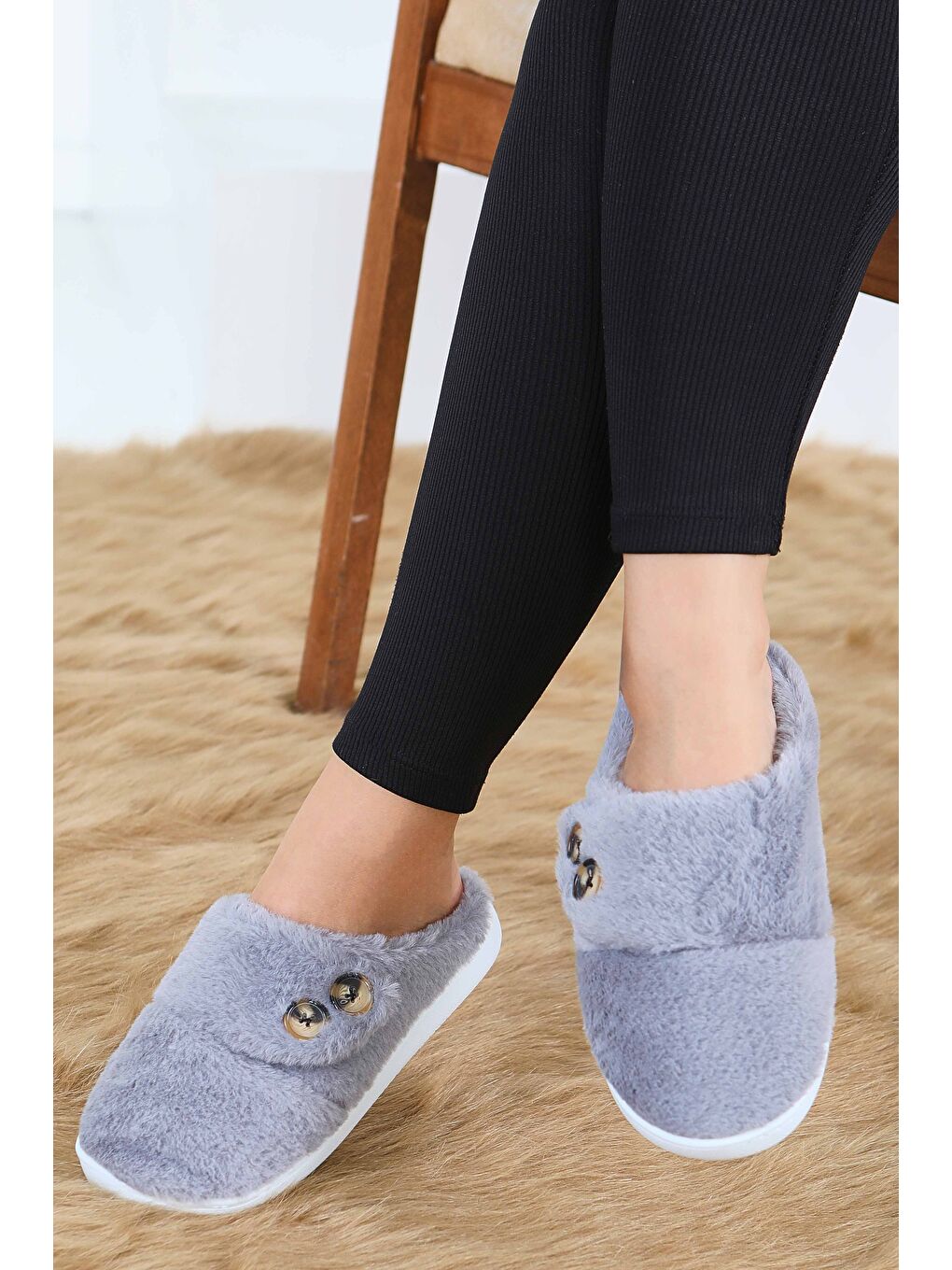 Kadın Gri Düğmeli Düz Ev Terliği - 27777-GRI-2