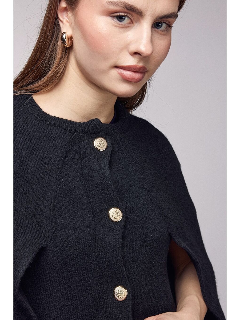 Siyah Bisiklet Yaka Gold Düğmeli Panço-Pelerin-3