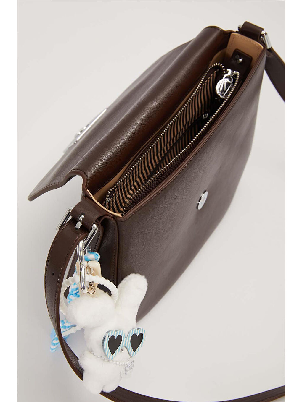 Charm Detay Çift Askılı İki Şekilde Kullanılabilir Yumuşak Deri Çanta 930613 Acı Kahverengi-2