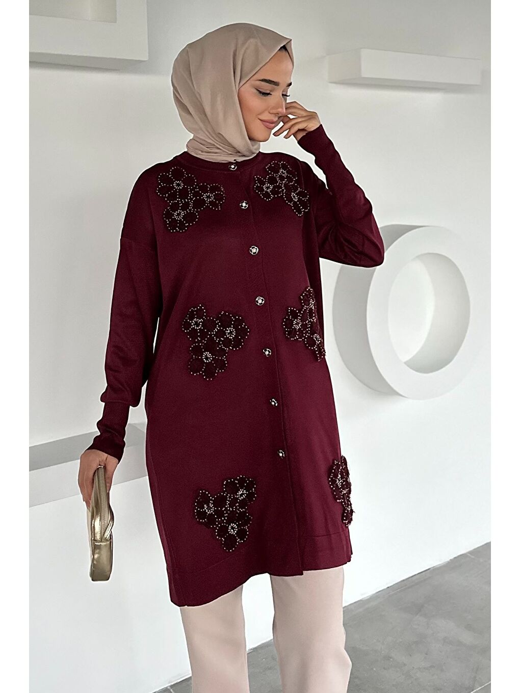 Bordo Gülseli Çiçek Fistolu Ön Düğmeli Tesettür Triko Hırka-3