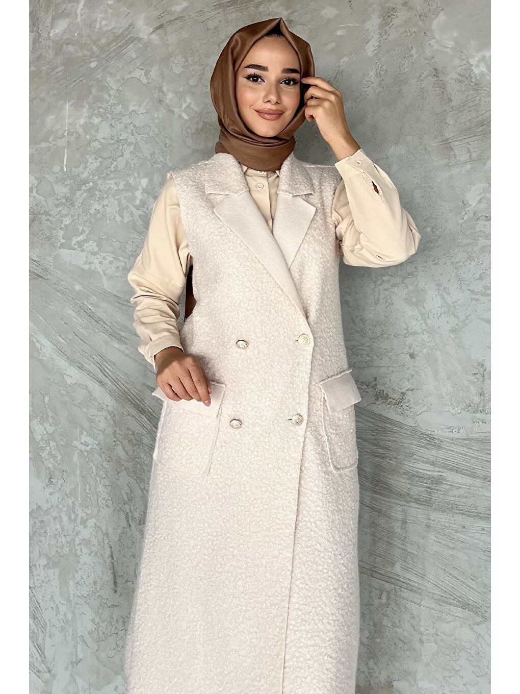 Ekru Gold Düğme Detaylı Çift Cepli Tesettür Buklet Yelek-2