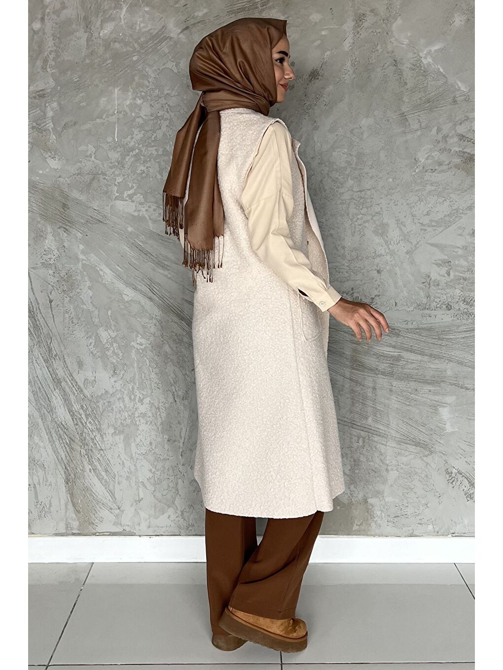 Ekru Gold Düğme Detaylı Çift Cepli Tesettür Buklet Yelek-3