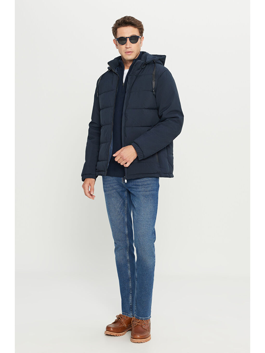 Erkek Lacivert Standart Fit Normal Kesim Dik Yaka Kapüşonlu Yan Cepli Casual Şişme Mont-1