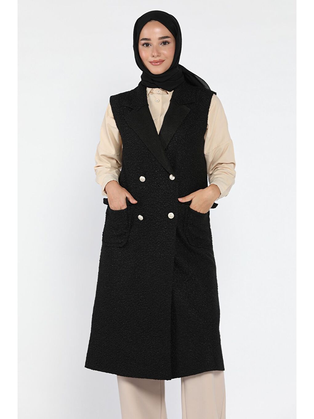 Siyah Gold Düğme Detaylı Çift Cepli Tesettür Buklet Yelek-4