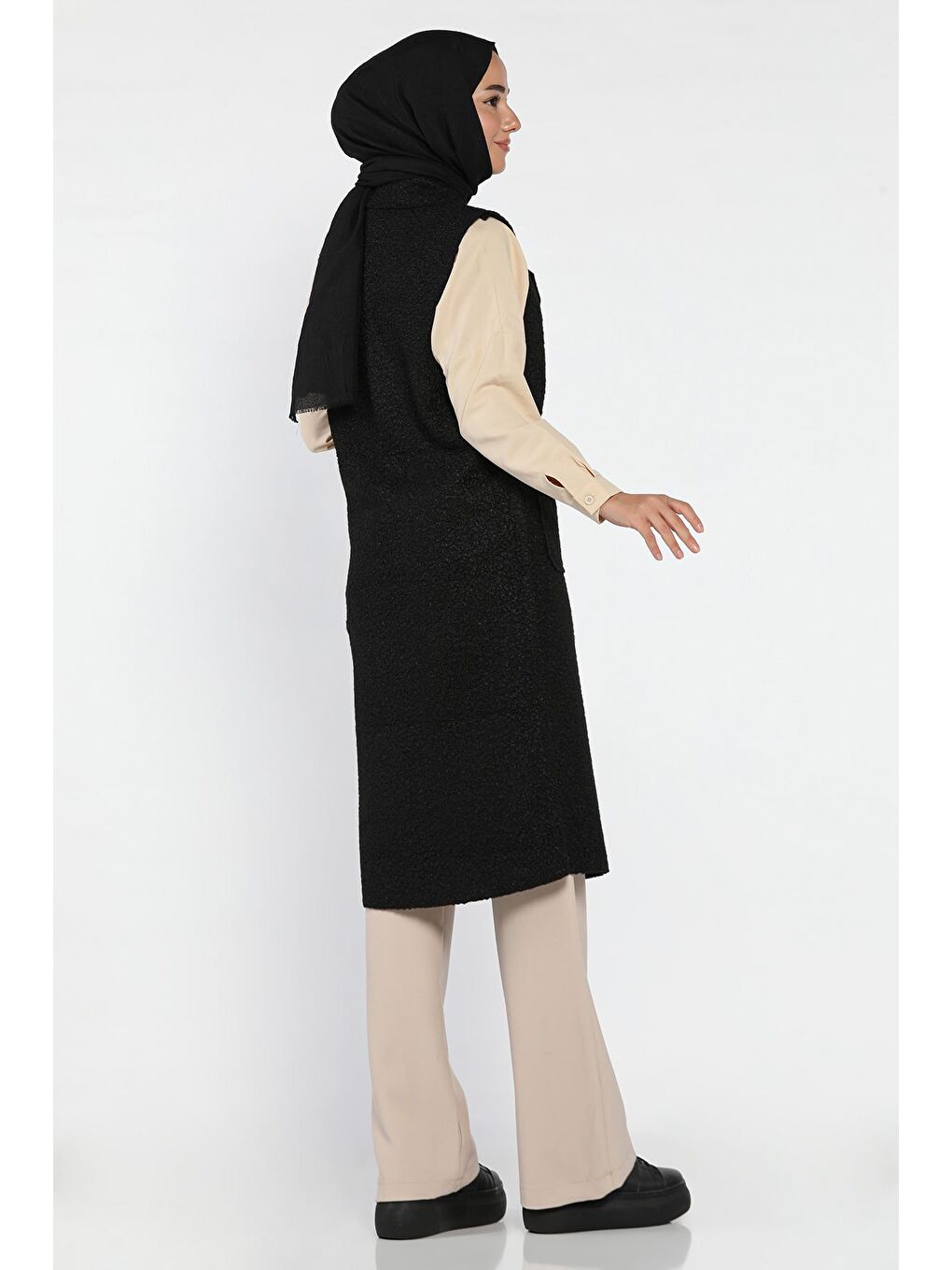 Siyah Gold Düğme Detaylı Çift Cepli Tesettür Buklet Yelek-7