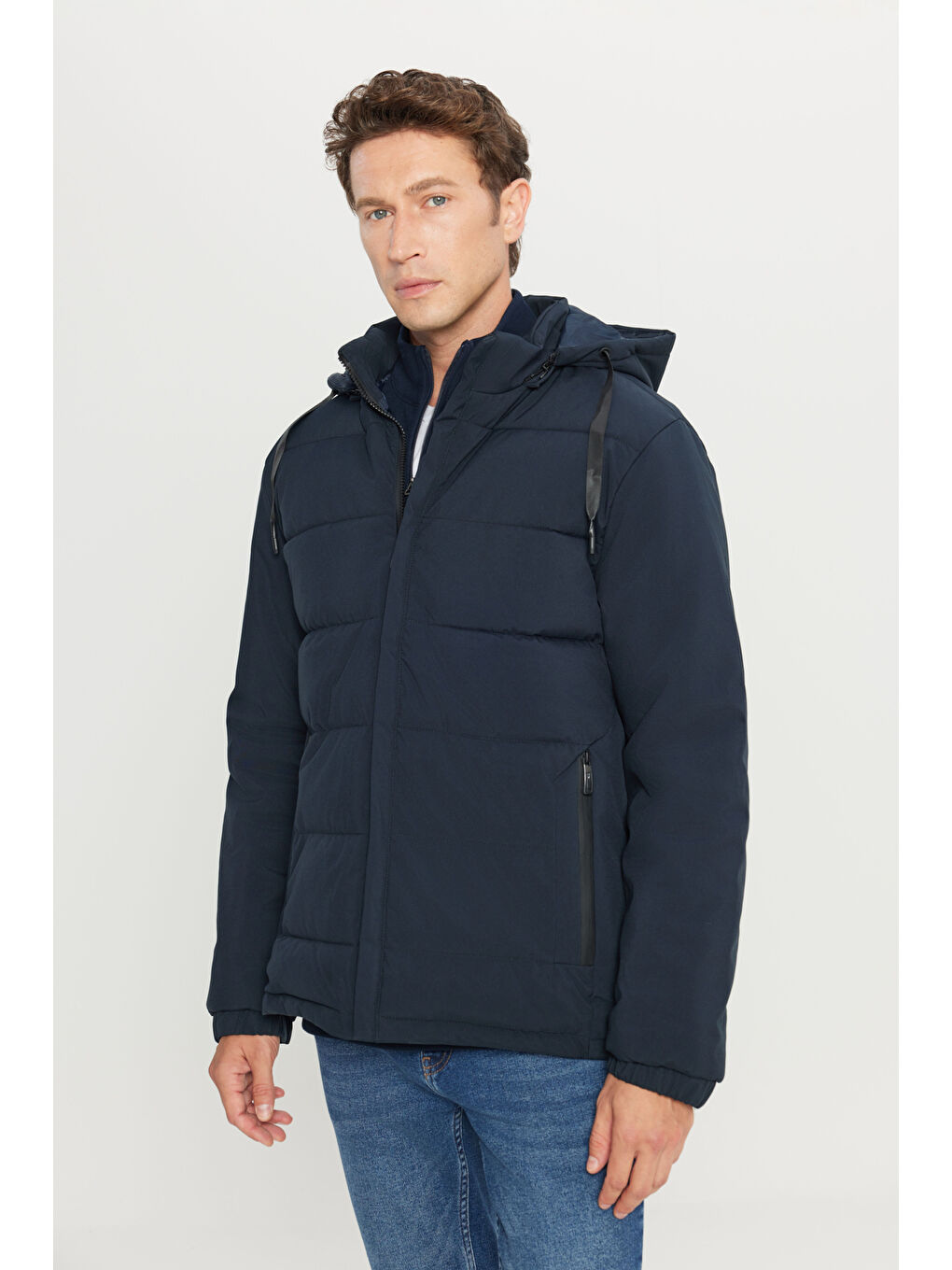 Erkek Lacivert Standart Fit Normal Kesim Dik Yaka Kapüşonlu Yan Cepli Casual Şişme Mont-2
