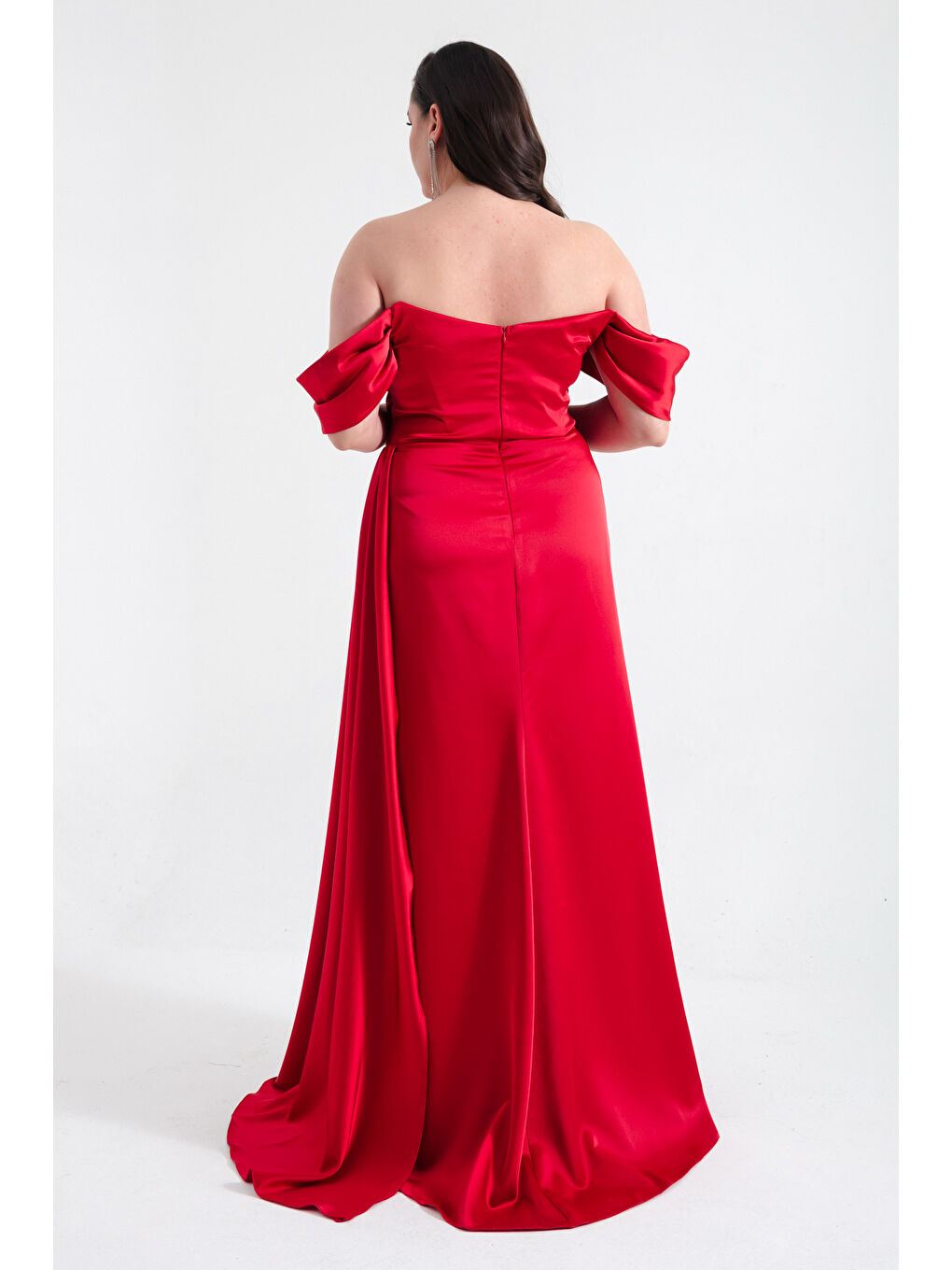 Kadın Kırmızı Kayık Yaka Yırtmaçlı Uzun Büyük Beden Saten Abiye Elbise-4