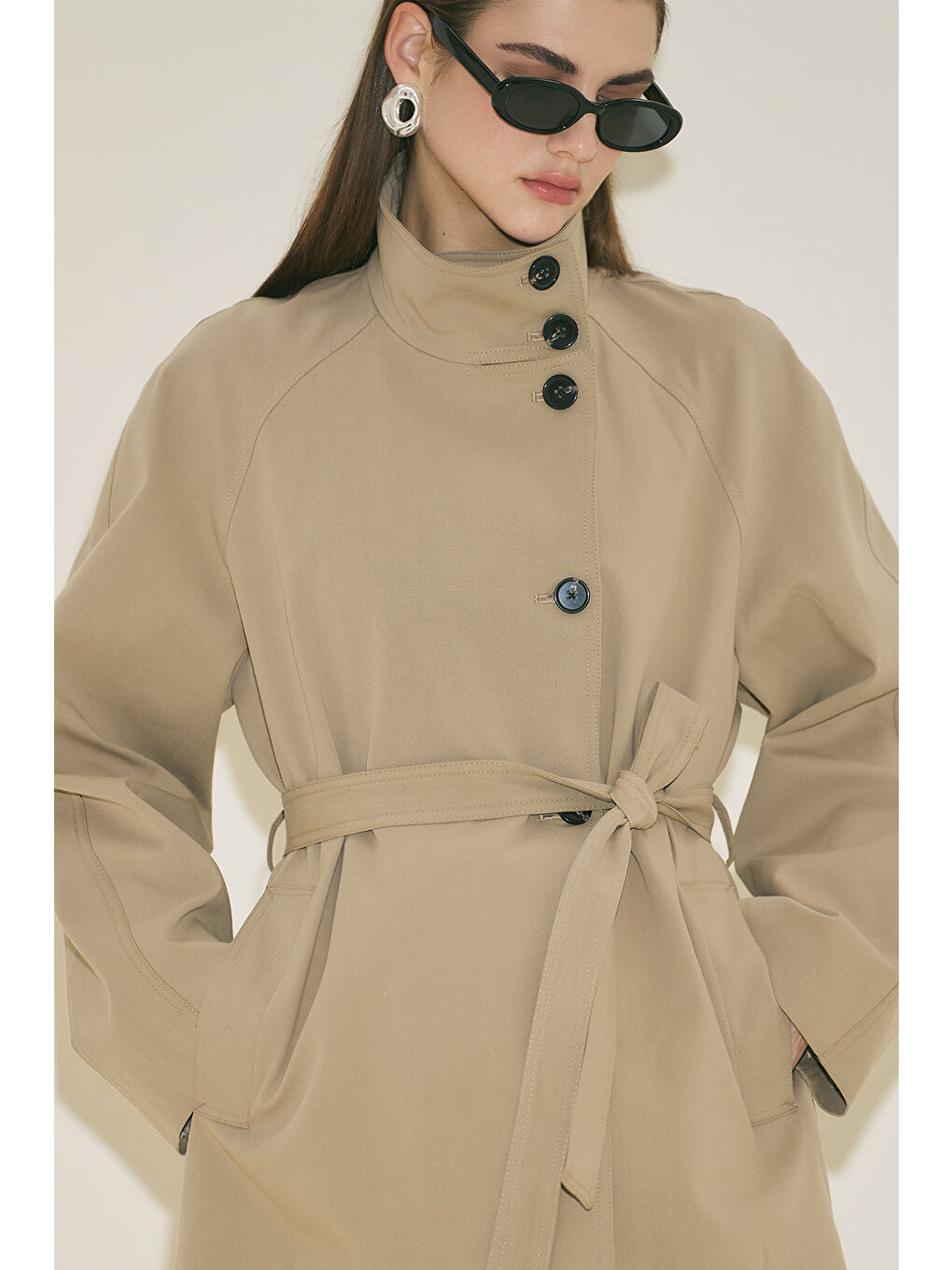 Bej Henna Yüksek Yaka Trençkot Kum-2