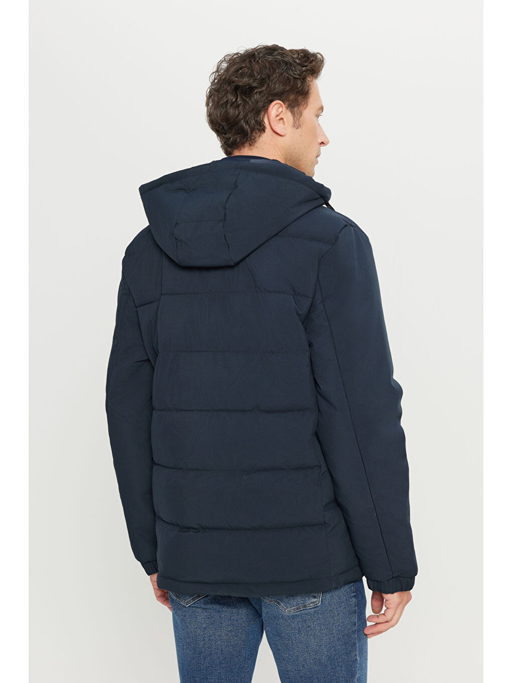 Erkek Lacivert Standart Fit Normal Kesim Dik Yaka Kapüşonlu Yan Cepli Casual Şişme Mont-4