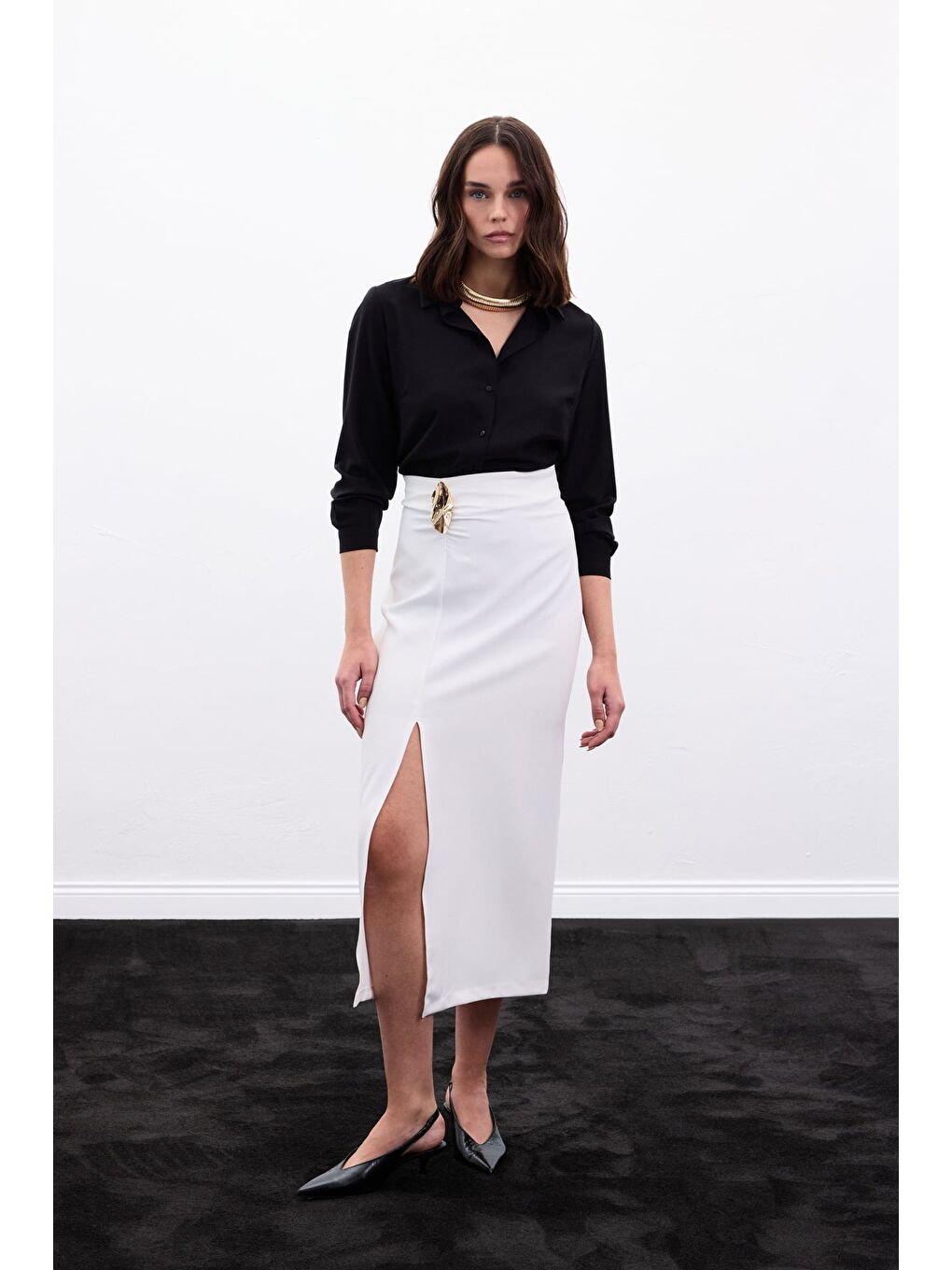 Gold Yan Aksesuarlı Etek - Ekru-1