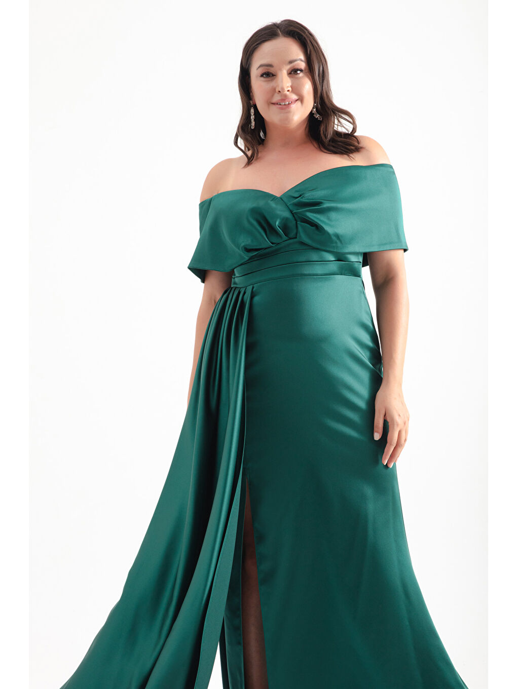 Kadın Zümrüt Yeşili Kayık Yaka Yırtmaçlı Büyük Beden Uzun Abiye Elbise-1