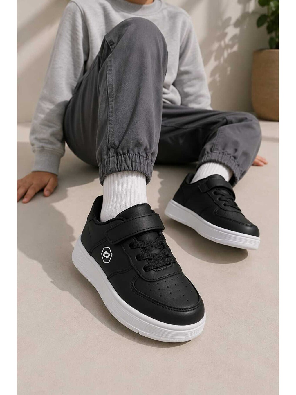 Siyah Unisex Çocuk Cırt Cırtlı, Konforlu, Hafif, Modern Tasarım, Günlük Sneaker Spor Ayakkabı-1