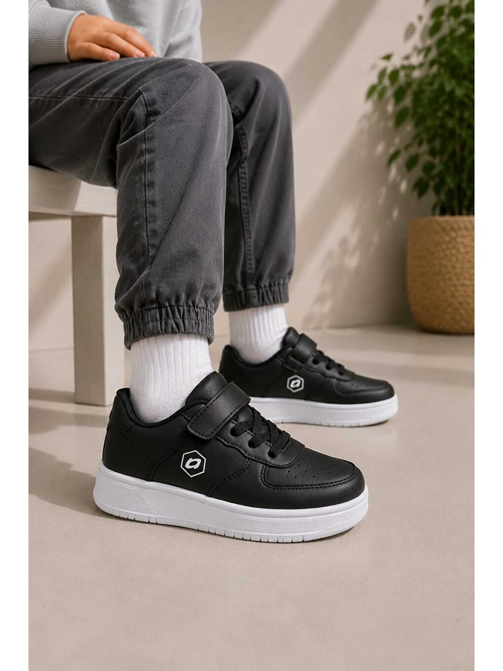 Siyah Unisex Çocuk Cırt Cırtlı, Konforlu, Hafif, Modern Tasarım, Günlük Sneaker Spor Ayakkabı-2