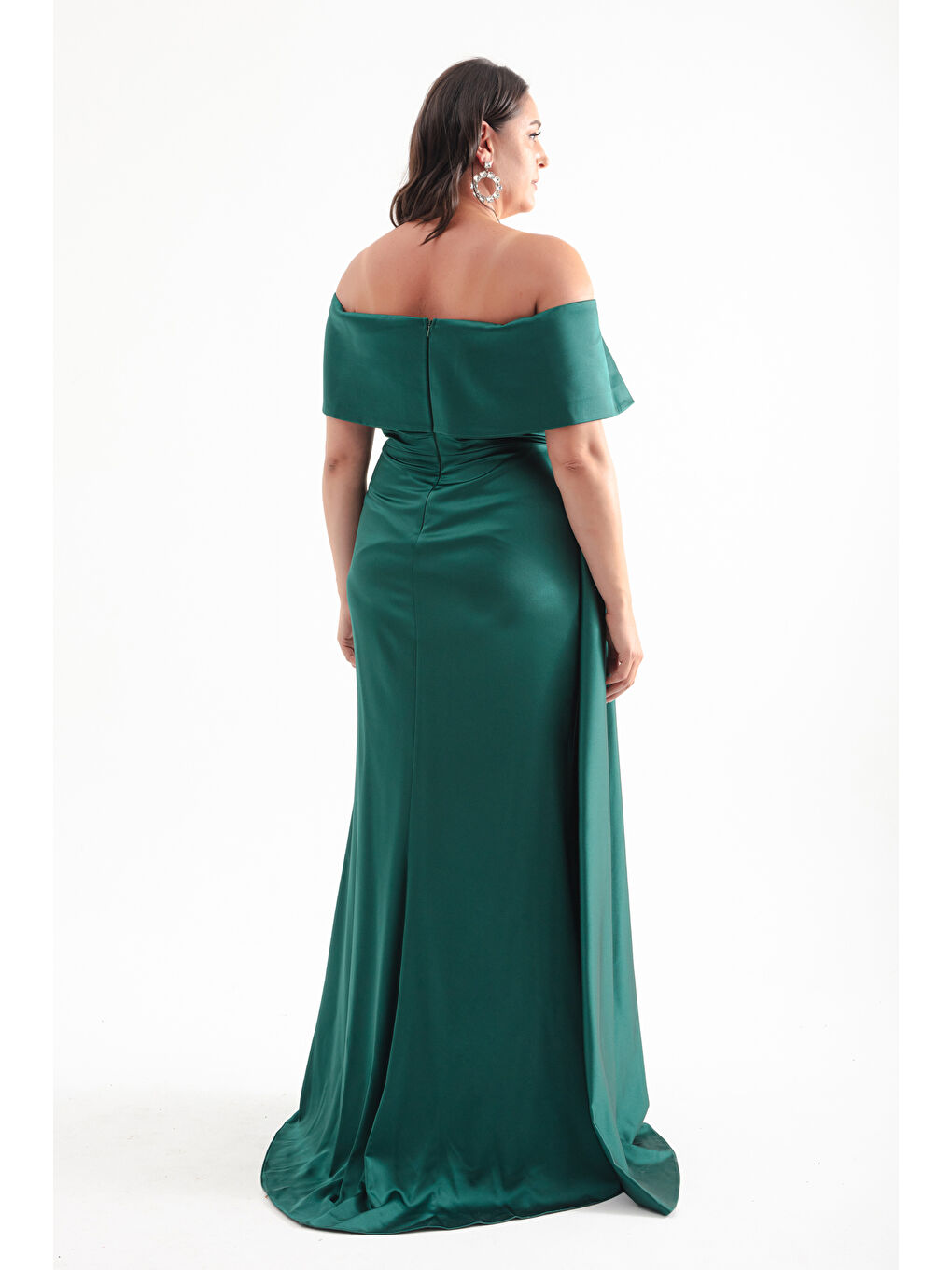 Kadın Zümrüt Yeşili Kayık Yaka Yırtmaçlı Büyük Beden Uzun Abiye Elbise-4