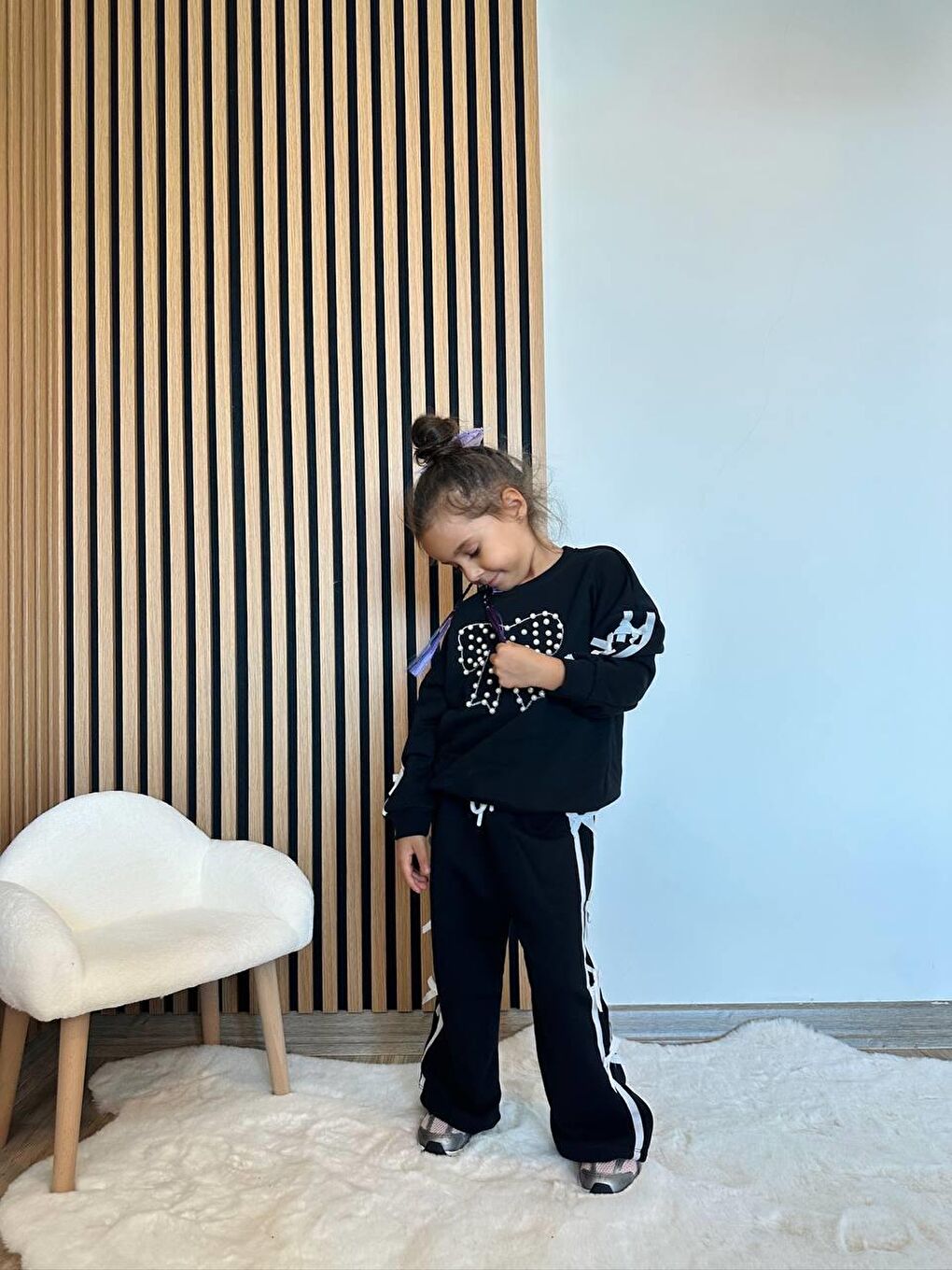 Kız Çocuk Pamuklu Siyah Fiyonklu İncili Şerit Detaylı Eşofman Takım-3