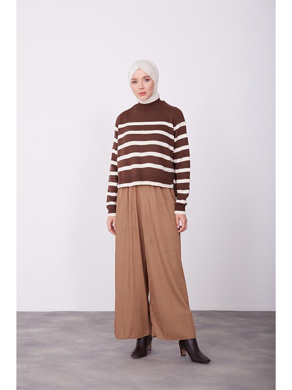 Kahverengi Beli Lastikli Ve Tünelli Pantolon 23K2433 Çikolata-1