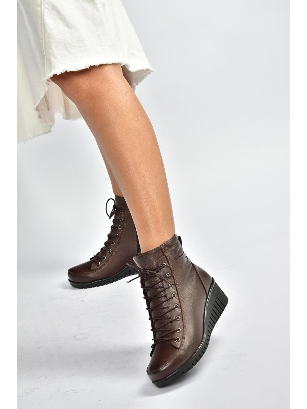 Kahverengi Kadın Bot V324245103-1